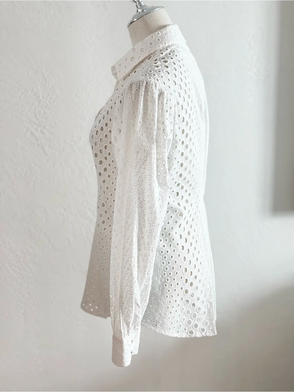 Nicole Miller Artelier White Pleated Puff Sleeve Eyelet Blouse M Cotton Boho - Picture 9 of 15